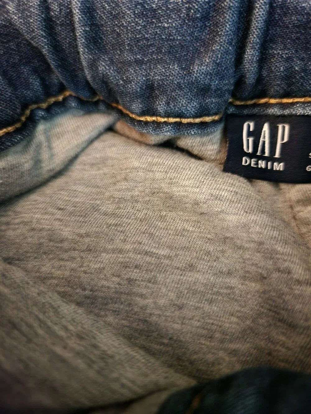 3T Boys GAP Sweater And Pants Set